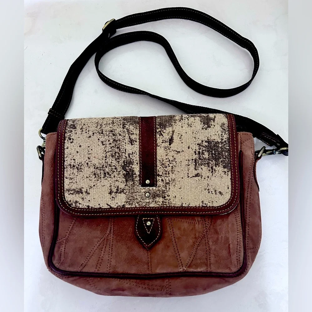 Vaan & Co. Excellent Shape! Upcycled! Leather Medium Crossbody Women’s Purse - Picture 1 of 10